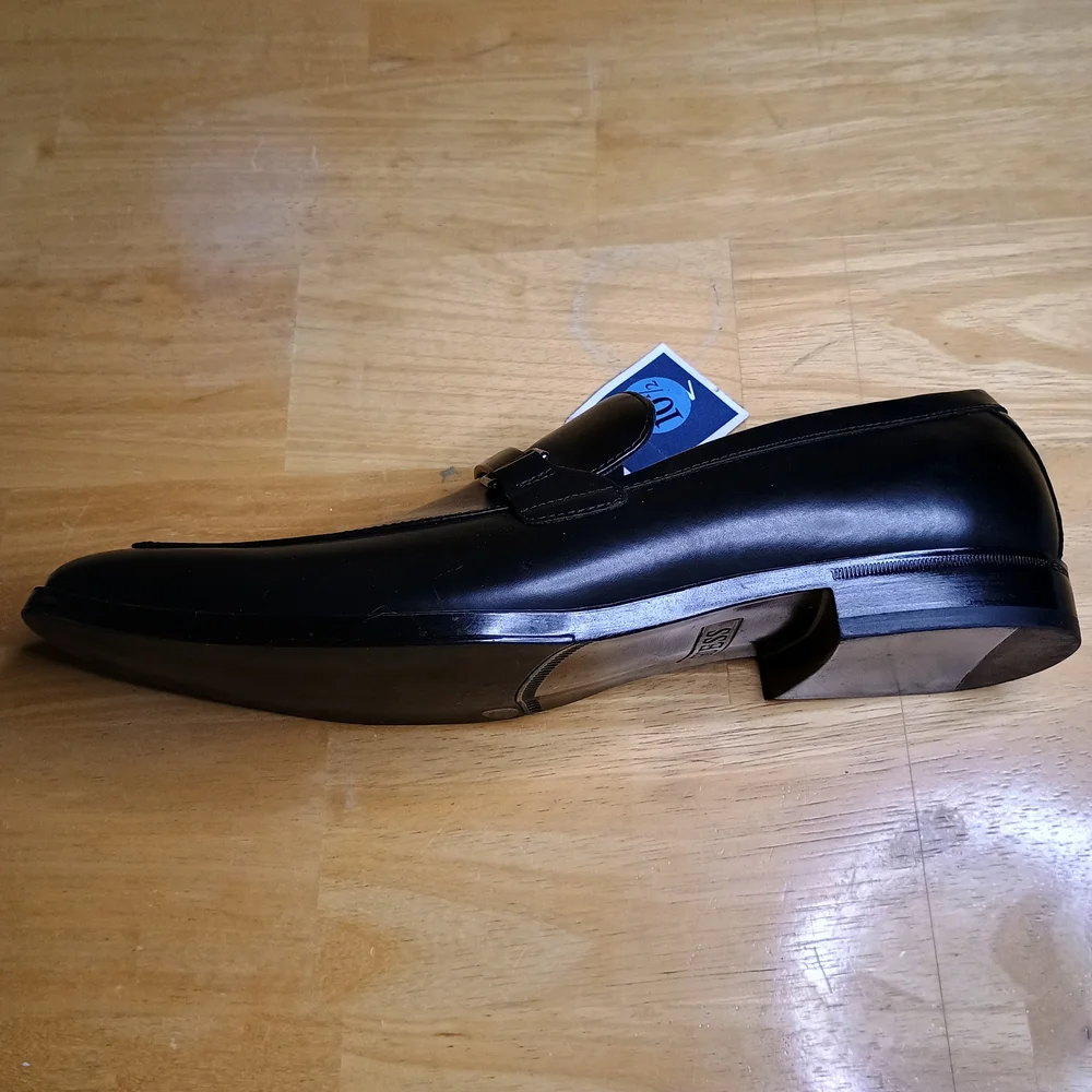 GUESS Men's Black Loafers
